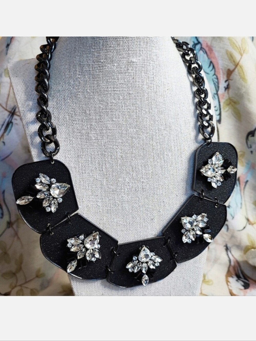 Allen B Schwartz ABS Black Shimmery Acrylic Clear Rhinestone Statement Necklace - Picture 1 of 12